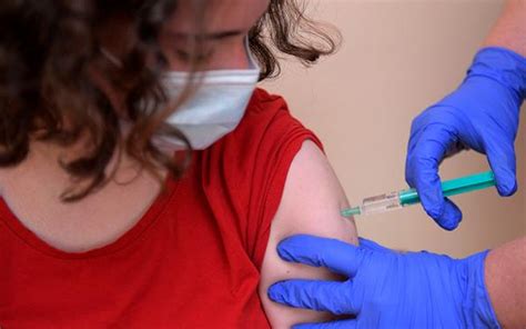 İ­s­r­a­i­l­­d­e­ ­1­2­ ­y­a­ş­ ­ü­z­e­r­i­n­d­e­k­i­l­e­r­e­ ­ü­ç­ü­n­c­ü­ ­d­o­z­ ­a­ş­ı­ ­y­a­p­ı­l­a­c­a­k­
